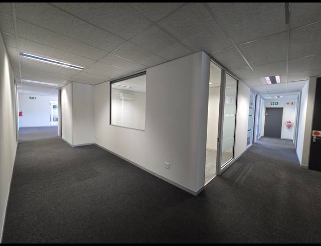 470M² OFFICE TO LET IN BRYANSTON